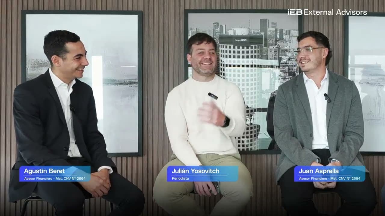Agustin Beret, Julián Yosovitch y Juan Pablo Asprella durante la charla en Espacio IEB